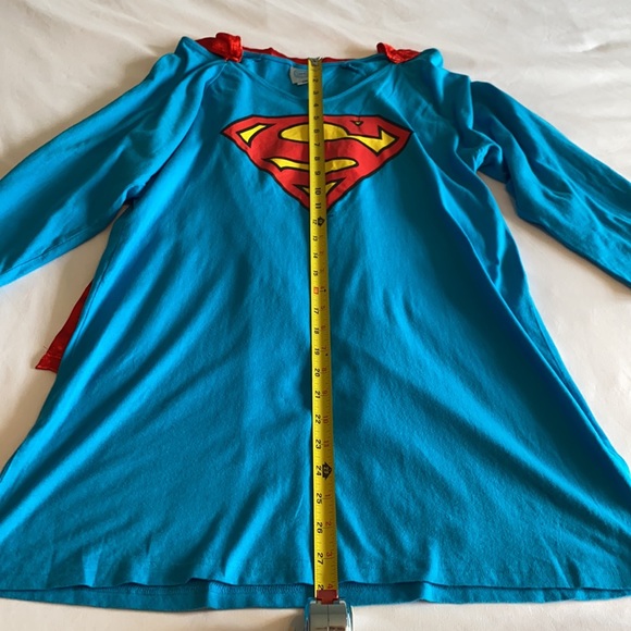 Superman 3/4 length t-shirt with attached cape - Picture 5 of 8